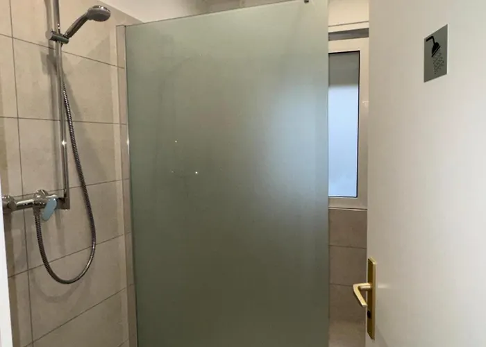 招待所 N&l 勒沃库森